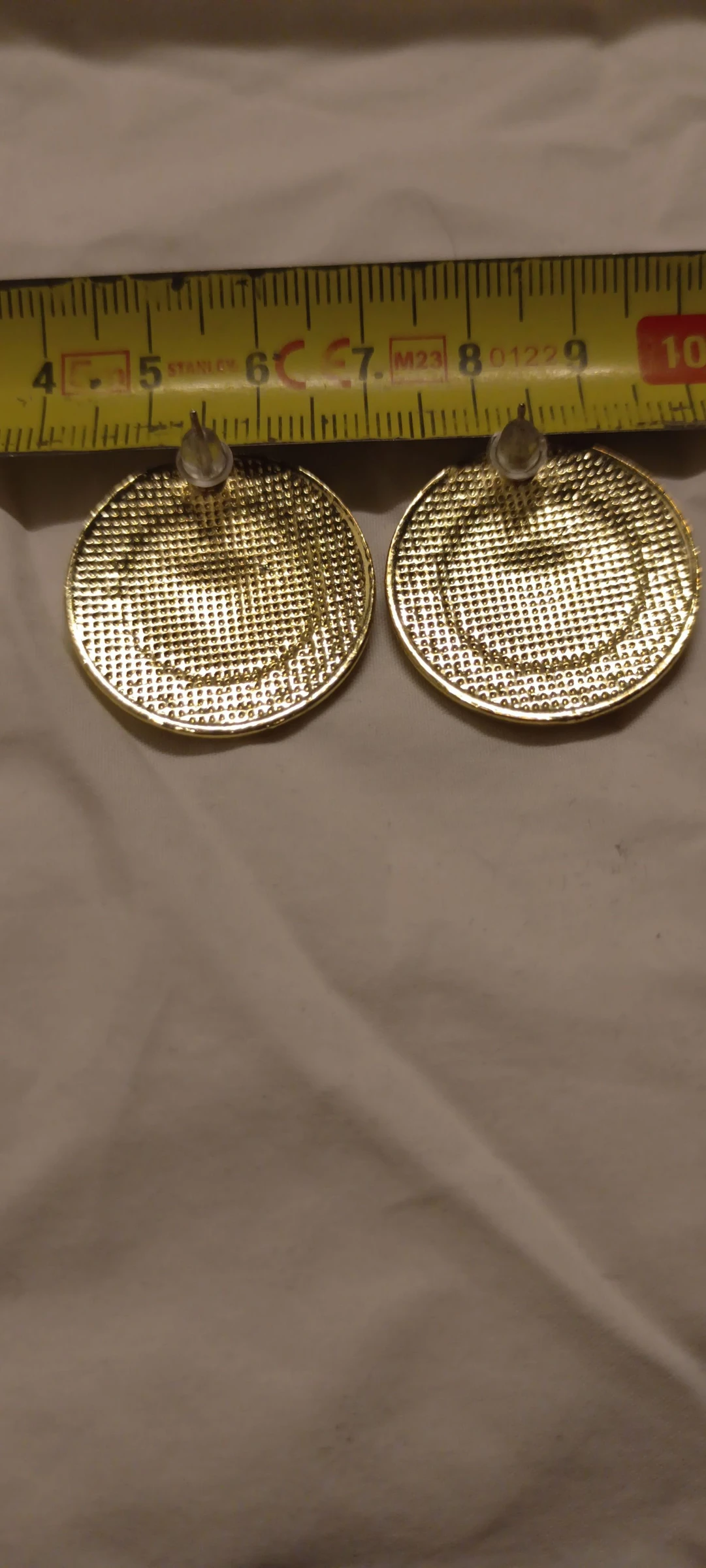 Brincos dourados e pretos elegantes para eventos em aço inoxidável hipoalergénico – photo 4